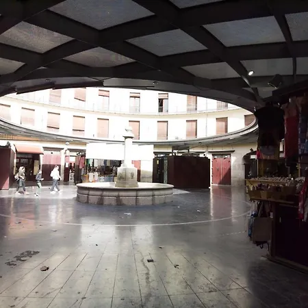 Ciutat Vella - Market Pza Reina